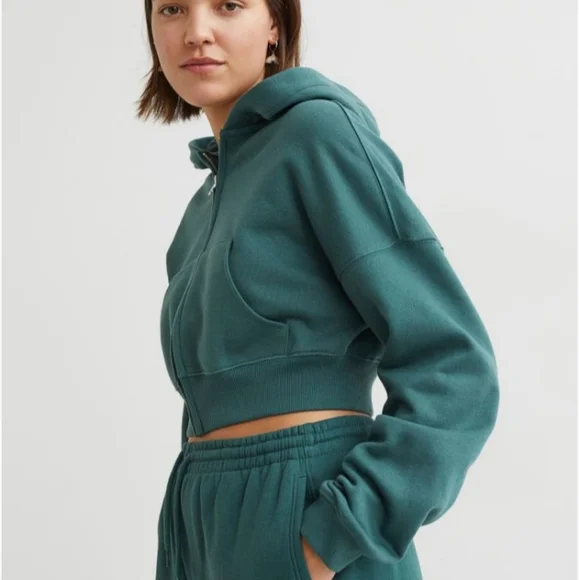 sold 🆕️ NWT H&M Hooded Crop Sweatshirt Jacket in 'Green' - Picture 4 of 8